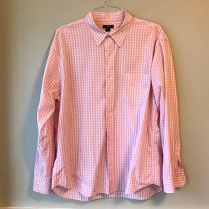 Men’s button down long sleeve dress shirt